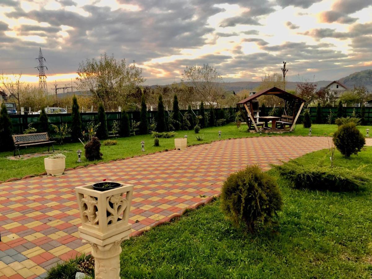 Pensiunea Casa Alba เบเกลอัน ภายนอก รูปภาพ